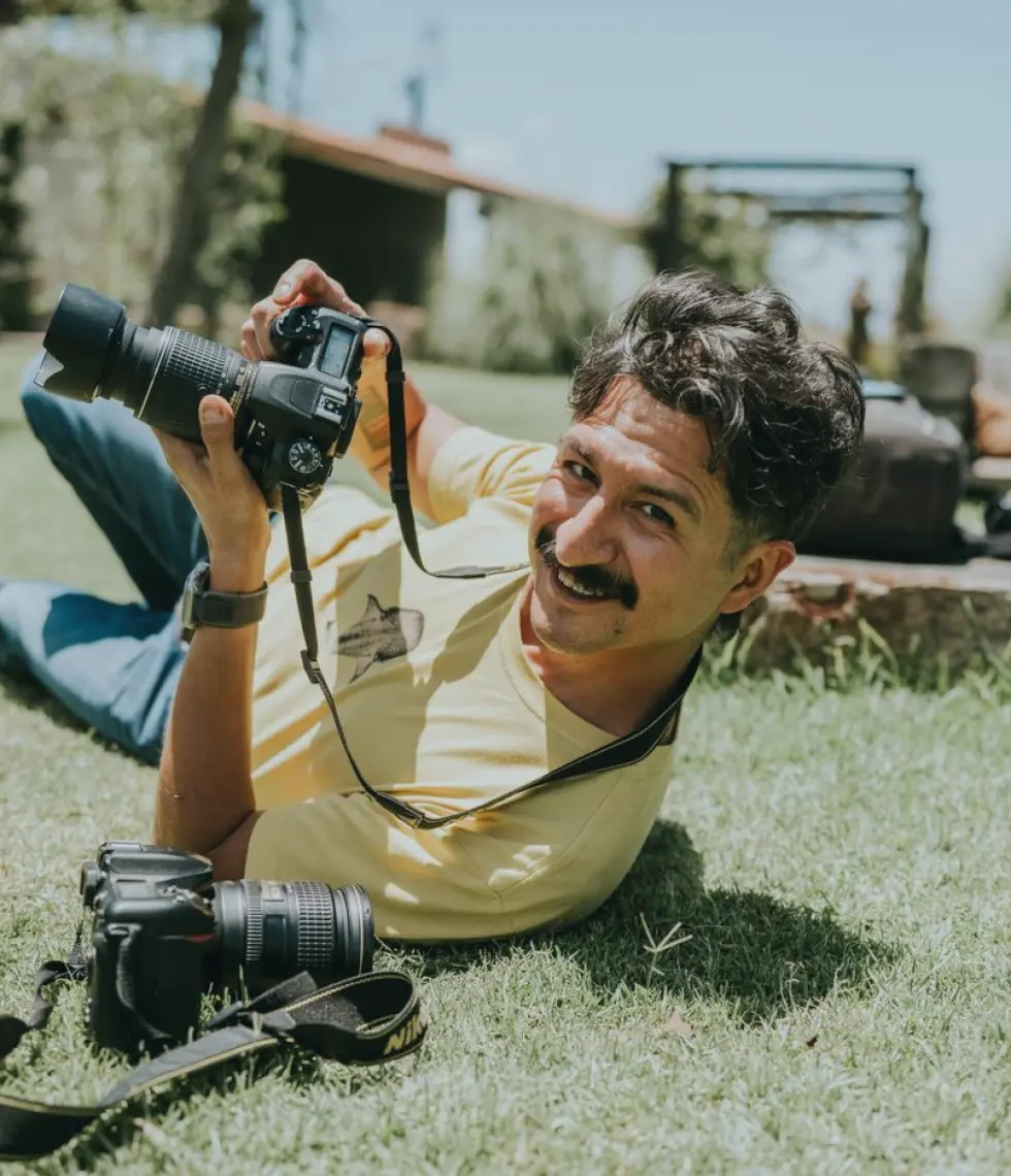 Before You Photograph Someone: A Checklist for Earning Trust
