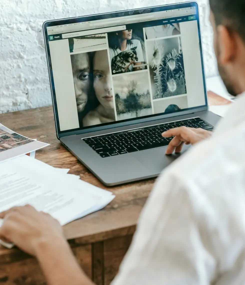 What We Bring to a Portfolio Review: Tools, Paper and Method