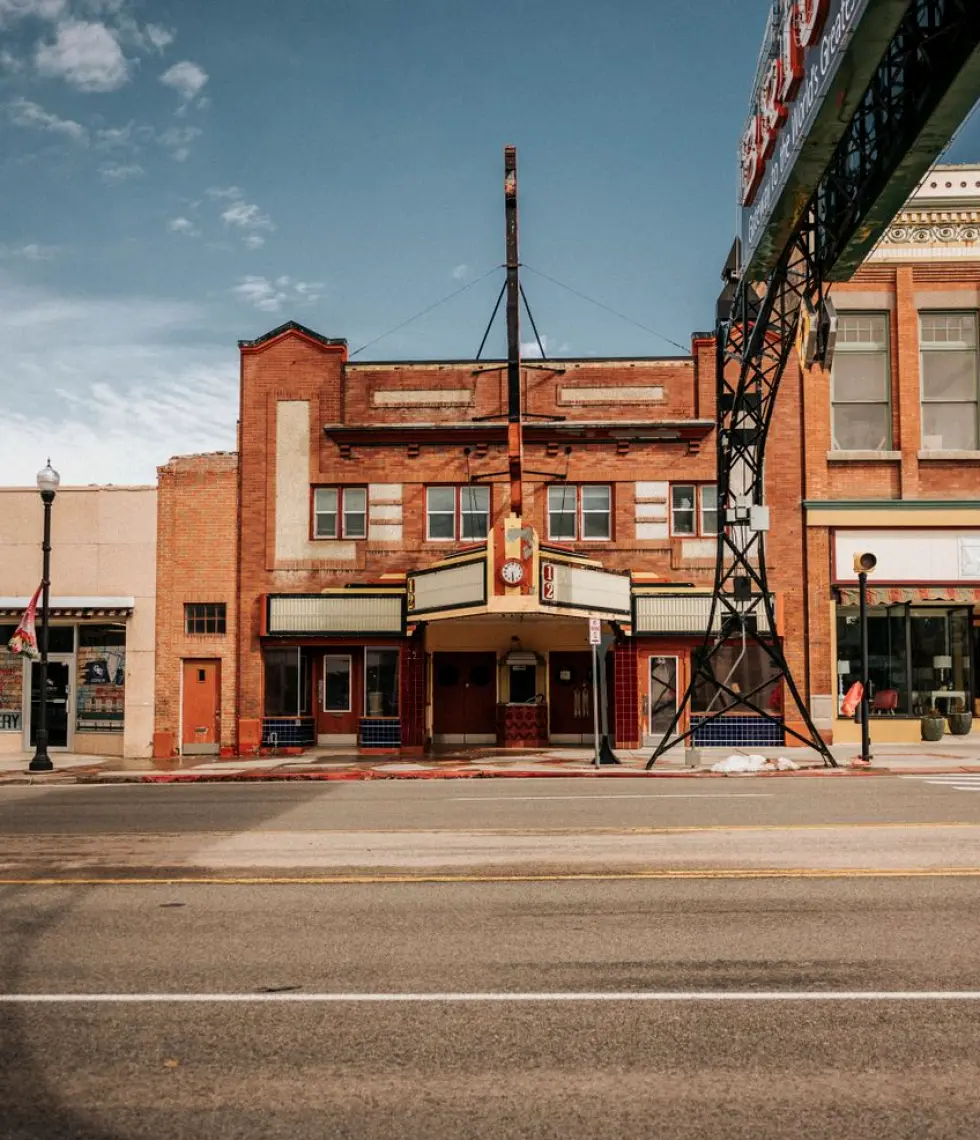 How a Small-Town Portrait Gets Made, Start to Finish
